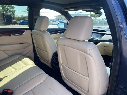 Used 2019 Cadillac XT5 Luxury image 22