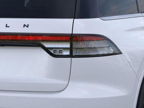 New 2026 Lincoln Aviator Black Label w/ Dynamic Handling Package image 21