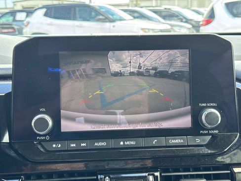 Used 2022 Nissan Pathfinder S FWD image 25