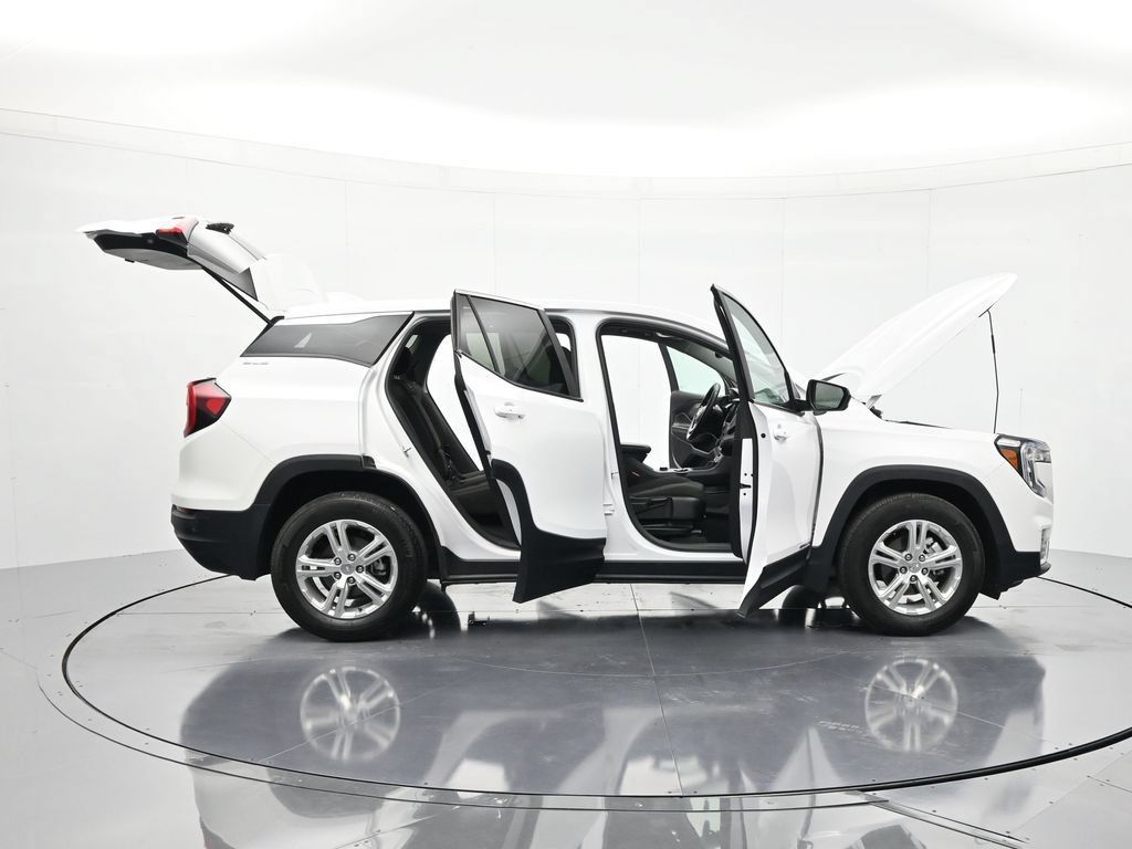 Used 2024 GMC Terrain SLE FWD image 47