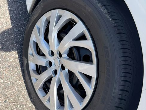 Used 2019 Toyota Corolla LE FWD image 19