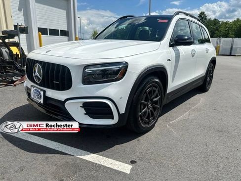 Used 2025 Mercedes-Benz GLB 35 AMG 4MATIC image 1