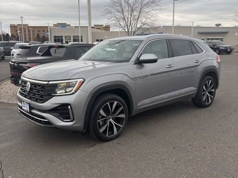 Used 2024 Volkswagen Atlas Cross Sport SEL Premium R-Line image 8