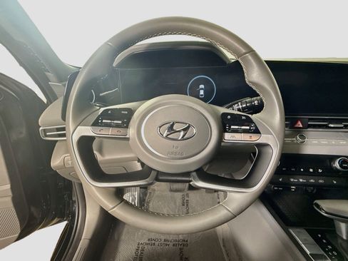 Used 2023 Hyundai Elantra SEL w/ Convenience Package FWD image 13