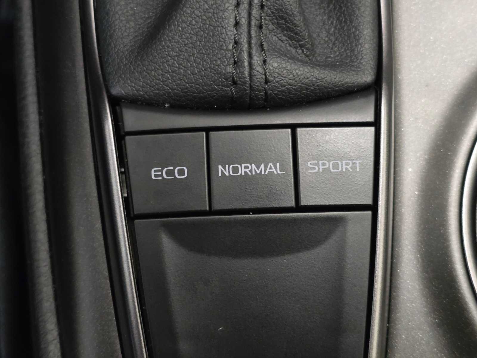 Certified 2024 Toyota Camry SE FWD image 17