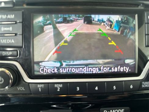 Used 2017 Nissan Juke SV image 18