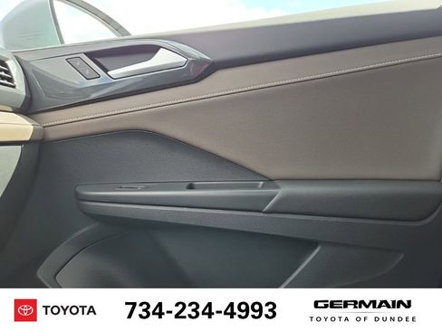 Used 2022 Volkswagen Taos SEL w/ Panoramic Sunroof Package AWD/4WD image 31