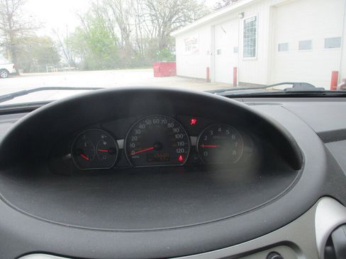 Used 2004 Saturn ION Level 2 w/ Power Pkg FWD image 28