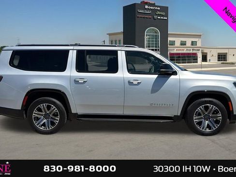 Used 2024 Jeep Wagoneer L Series II w/ Flexible Seating Group AWD/4WD image 8