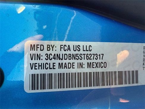 New 2025 Jeep Compass Latitude w/ Sun & Sound Group image 33