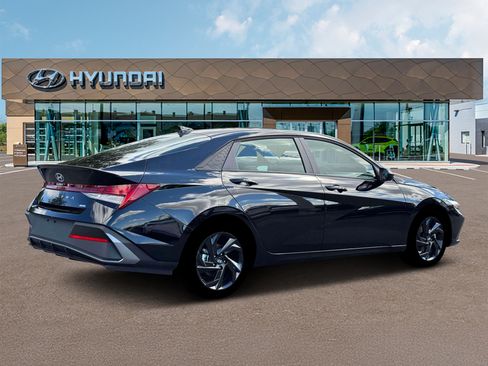 New 2026 Hyundai Elantra SEL FWD image 8
