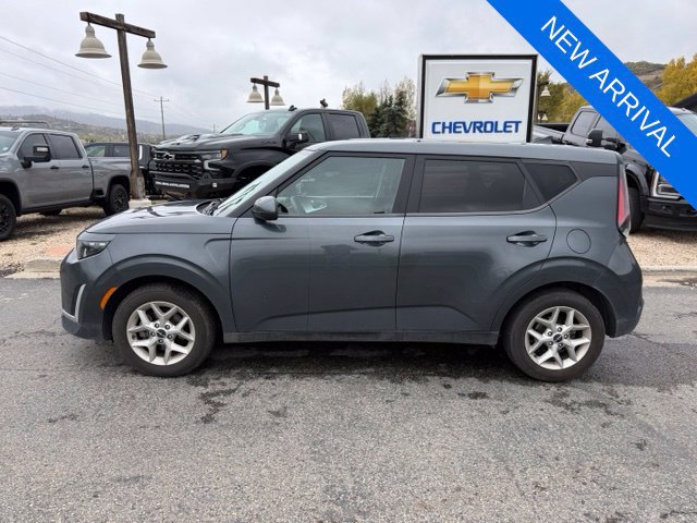 Used 2023 Kia Soul LX w/ LX Technology Package FWD image 3