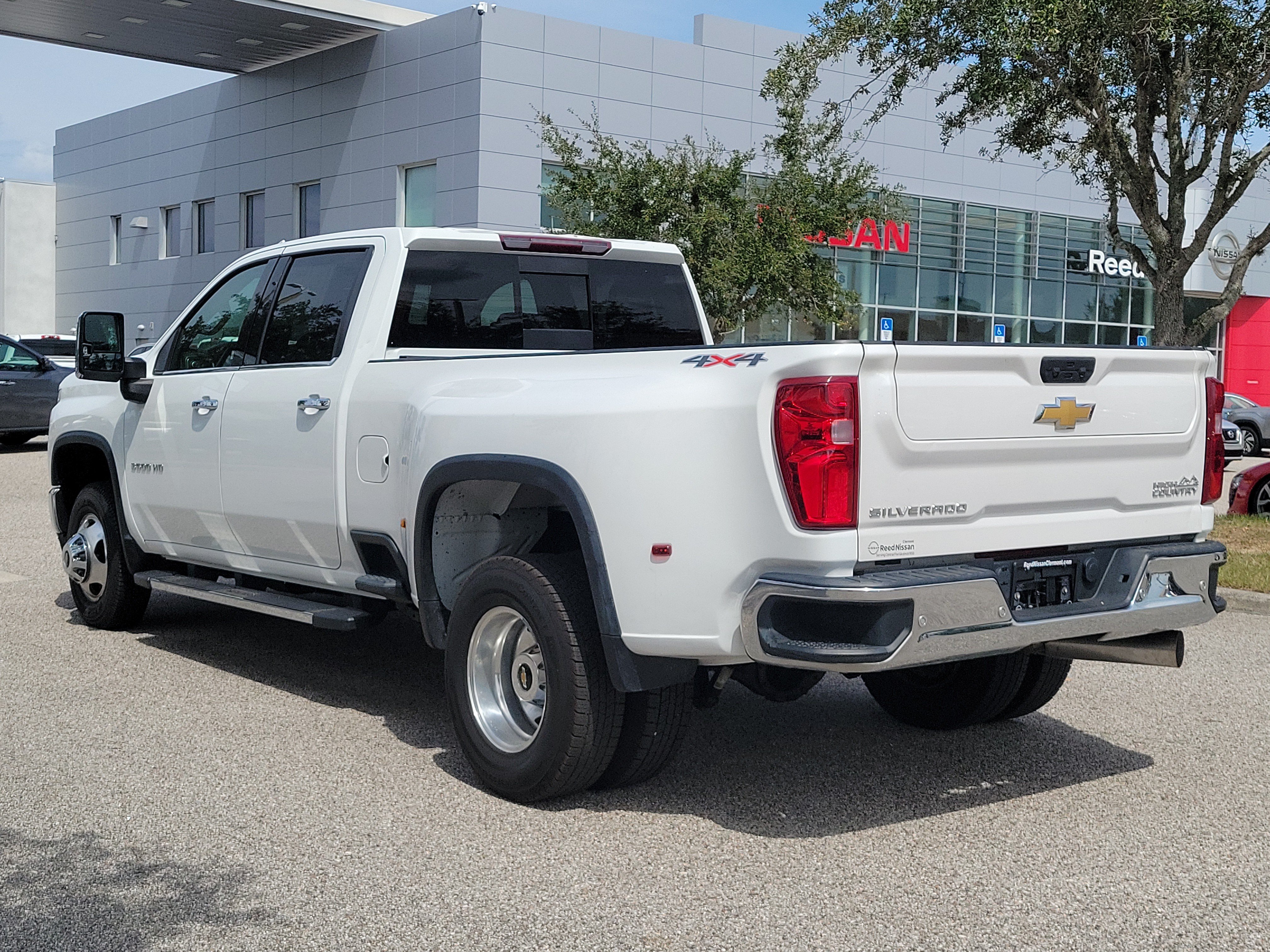 Used 2022 Chevrolet Silverado 3500 LTZ w/ LTZ Plus Package AWD/4WD image 8
