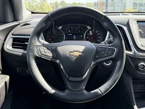 Used 2024 Chevrolet Equinox LT FWD image 19