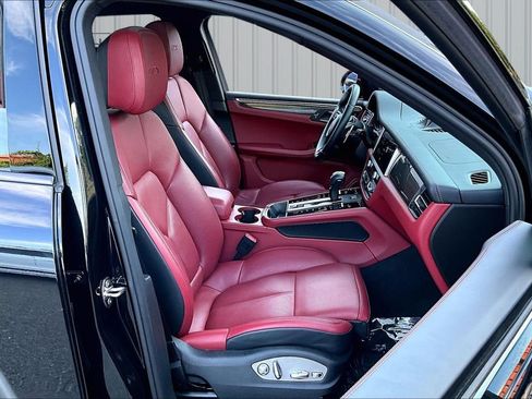 Used 2023 Porsche Macan GTS AWD/4WD image 29