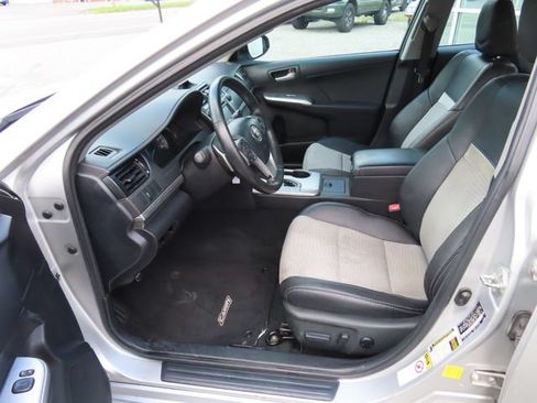 Used 2012 Toyota Camry SE FWD image 16