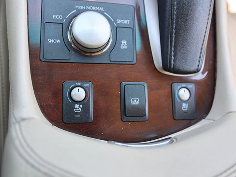 Used 2013 Lexus LS 460 AWD w/ Comfort Pkg image 33
