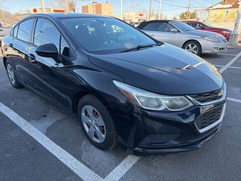 Used 2017 Chevrolet Cruze LS image 2