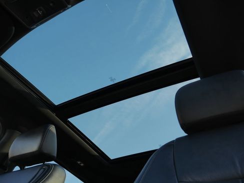 Certified 2022 Ford F350 Lariat w/ Lariat Ultimate Package image 5