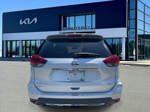 Used 2020 Nissan Rogue SL FWD image 5