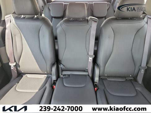 Certified 2025 Kia Carnival EX FWD image 32