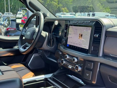 Used 2024 Ford F250 Platinum AWD/4WD image 32