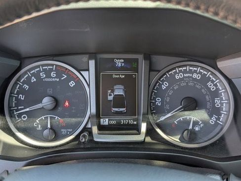 Used 2022 Toyota Tacoma TRD Off-Road w/ TRD Premium Off Road Package image 13