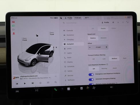 Used 2023 Tesla Model Y Long Range AWD/4WD image 45
