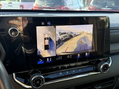 Used 2024 Chevrolet Colorado Trail Boss w/ Technology Package image 18