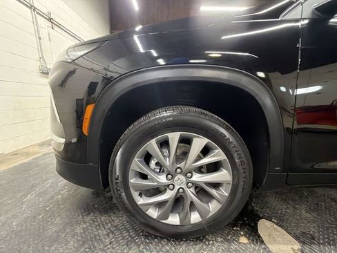 Certified 2025 Buick Enclave Preferred image 34