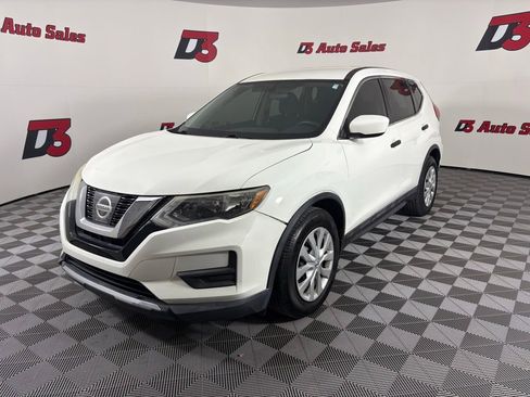Used 2017 Nissan Rogue S FWD image 2