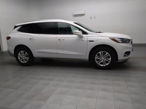 Used 2020 Buick Enclave Essence image 11
