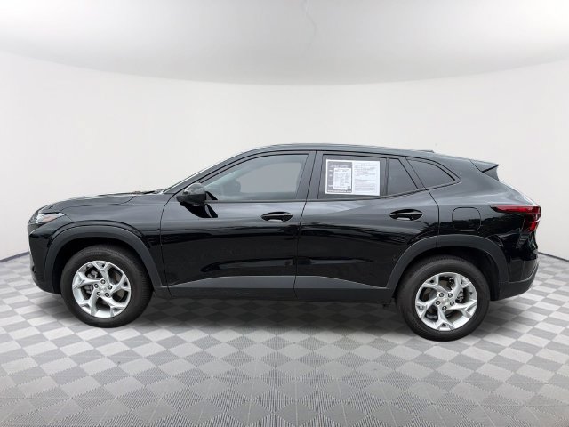 Used 2026 Chevrolet Trax LS w/ LS Convenience Package FWD image 8