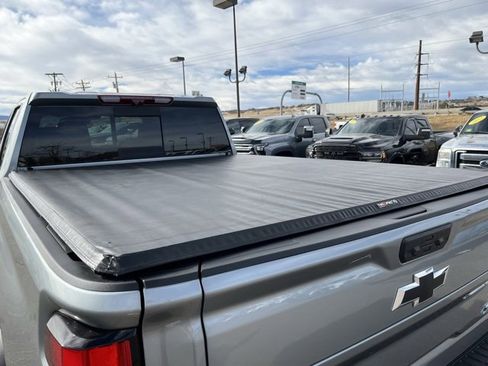 Used 2025 Chevrolet Silverado 2500 ZR2 w/ Technology Package image 18