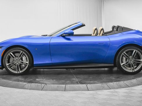 Used 2025 Ferrari Roma Spider image 5