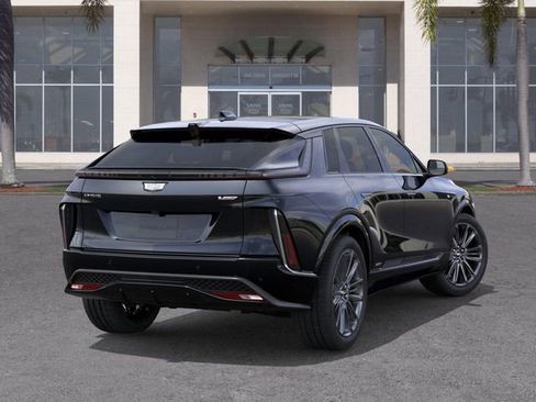 New 2026 Cadillac Lyriq V w/ Exterior Carbon Fiber Package AWD/4WD image 4