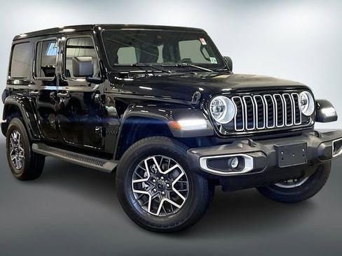 Used 2025 Jeep Wrangler Sahara image 1