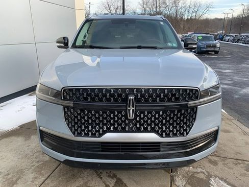 New 2026 Lincoln Navigator Premiere AWD/4WD image 16