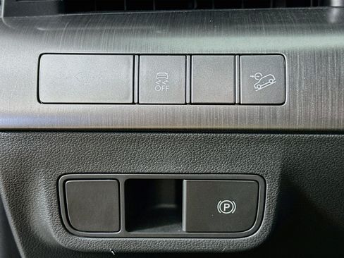 Used 2025 Hyundai Kona SEL AWD/4WD image 17