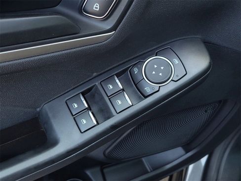 Used 2022 Ford Escape SE image 11