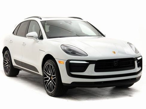 Used 2026 Porsche Macan AWD/4WD image 31