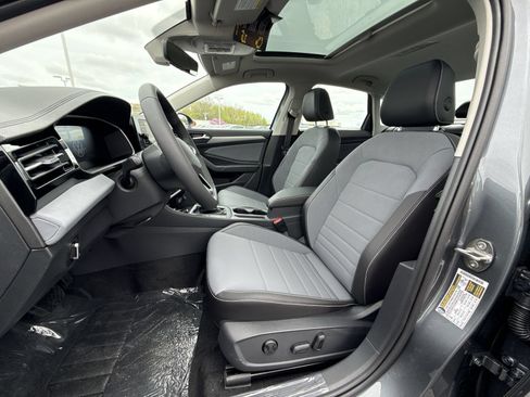 New 2026 Volkswagen Jetta SE FWD image 11