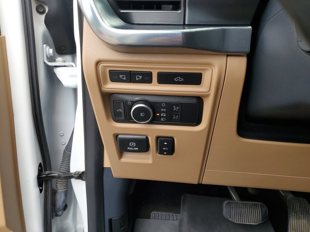 Used 2022 Ford F150 Lariat w/ Equipment Group 502A High AWD/4WD image 22