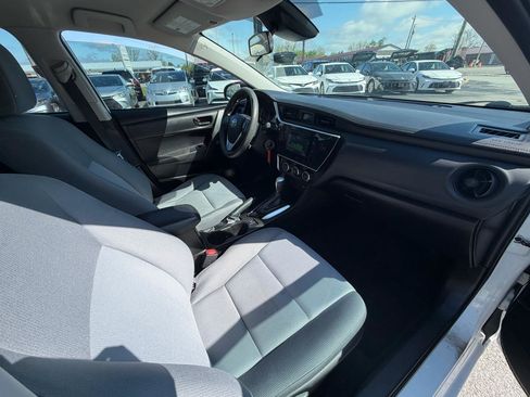 Used 2018 Toyota Corolla L FWD image 11