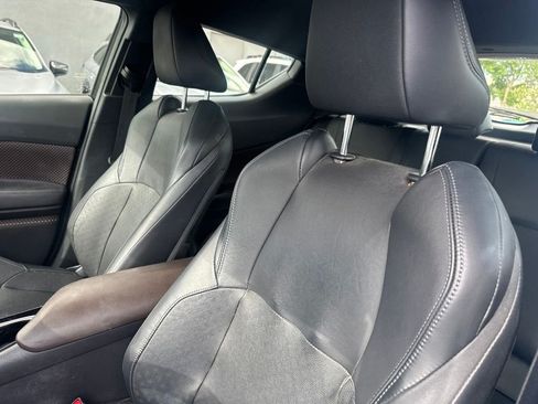Used 2019 Toyota C-HR Limited FWD image 16