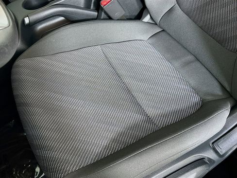Used 2025 Kia Seltos LX AWD/4WD image 23