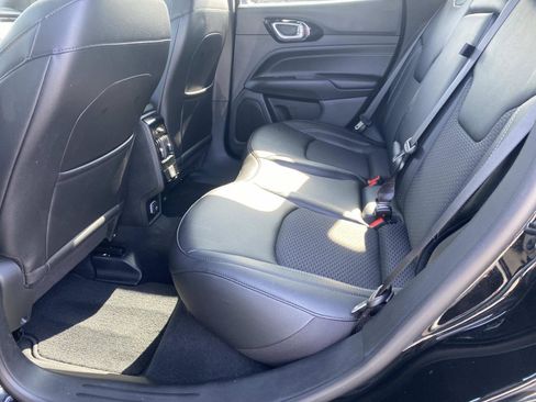 Used 2024 Jeep Compass Latitude w/ Convenience Group image 17