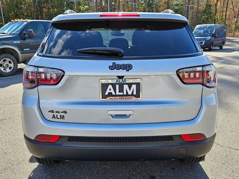 New 2026 Jeep Compass Latitude image 10