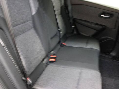 Certified 2022 Nissan Rogue SV FWD image 19