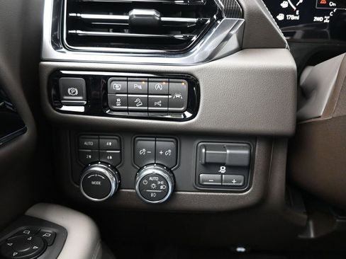 New 2026 GMC Yukon Elevation image 22